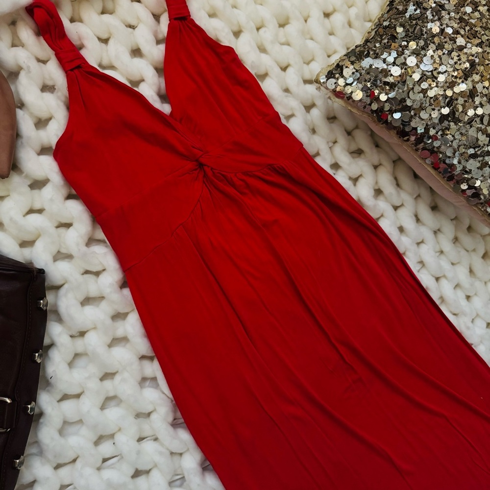Elegant Red Sleeveless Dress